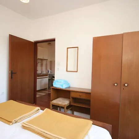 Appartement By The Sea Mandre, Pag - 6545 Kolan